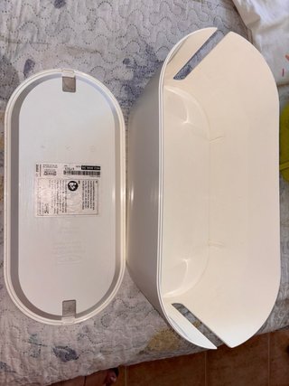 Organizador cables blanco Ikea con tapa