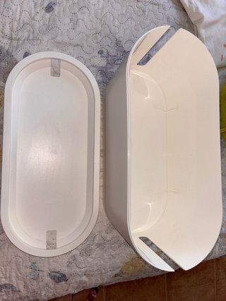 Organizador cables blanco Ikea con tapa
