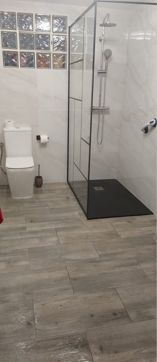 Se vende piso.