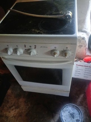 Horno eléctrico y vitrocerámica Edesa