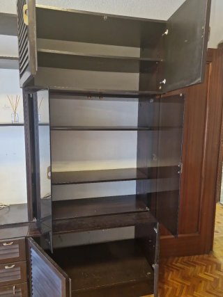Mueble de salón madera y cristal
