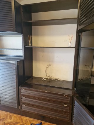 Mueble de salón madera y cristal