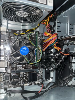 PC de sobremesa UNYKA