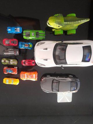 Lote de 12 coches de juguete