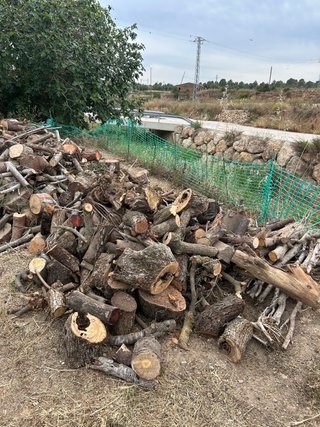 Leña para chimenea o barbacoa