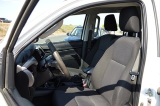 TOYOTA Hilux 2.4 D4D Cabina Doble GX