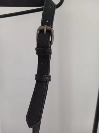 Bolso piel negro tachuelas Mango