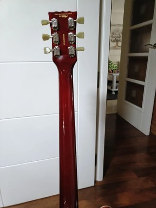 Guitarra Eléctrica .