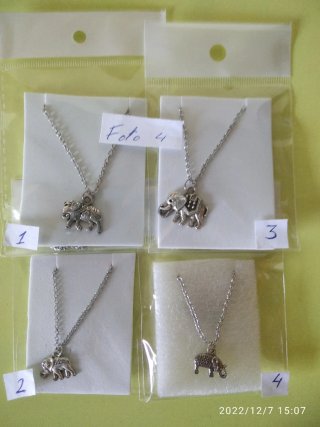 Lote 40 collares plata 1€ c/u  Todos 30€