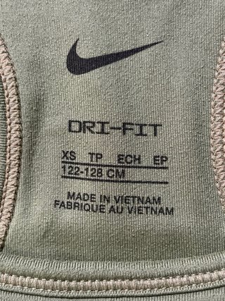 Top Nike Dri-Fit Verde Niña Talla XS