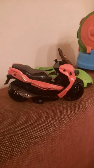 Regalo +Cochecito bebé y moto de juguete