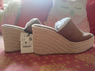 Tacones marrones con plataforma