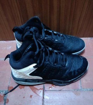 Zapatillas deportivas negras talla 37