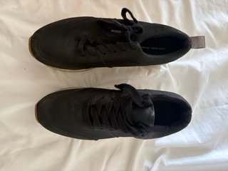 Zapatillas Zara negras y plateadas