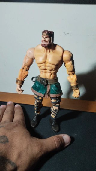 Figura Hércules Marvel