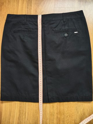 Falda negra Mango Talla 42 con abertura