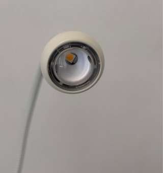 Lámpara de escritorio Ikea flexible blanca