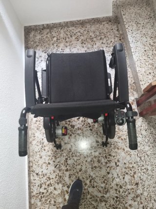 Silla de ruedas eléctrica plegable