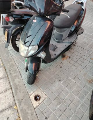 Kymco Vitality 49cc Scooter Negra