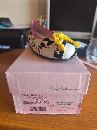 Zapatos planos serpiente con lazo amarillo nuevos