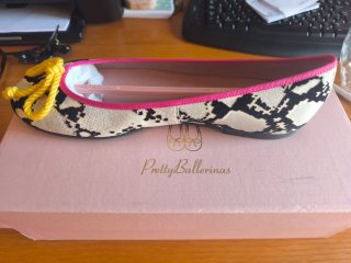 Zapatos planos serpiente con lazo amarillo nuevos