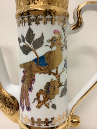 Tetera de porcelana Sneroll con oro