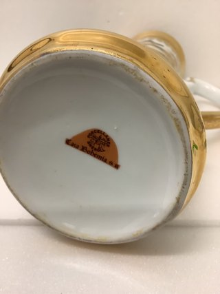 Tetera de porcelana Sneroll con oro