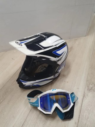 Casco de Enduro HJC con Gafas