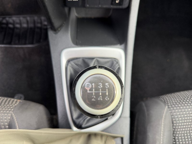 Toyota Auris 2015, foto 10