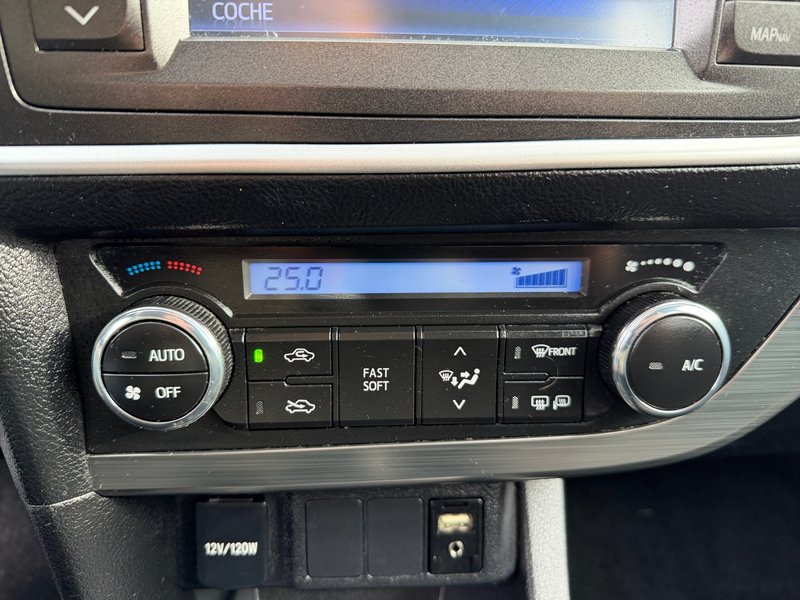 Toyota Auris 2015, foto 22