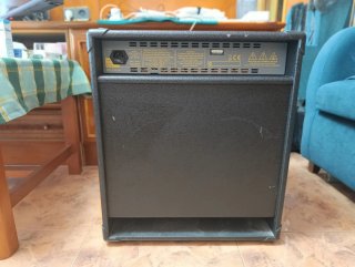Amplificador de Bajo Hughes & Kettner BK100