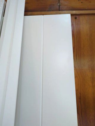 Puerta blanca interior