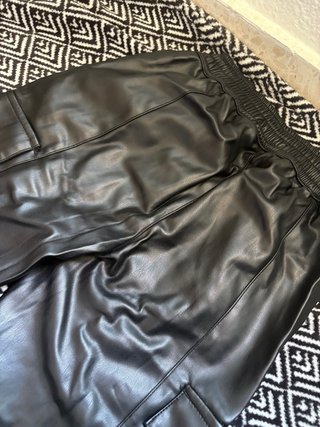 Pantalones Cargo Cuero Bershka Negros