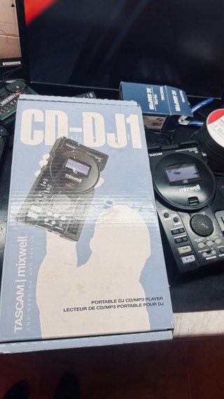 Reproductor CD/MP3 Tascam CD-DJ1