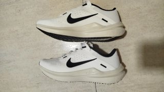 Zapatillas deportivas azul y beige y negras
