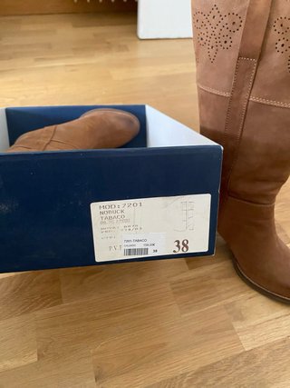 Botas altas de cuero marrón