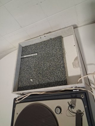 Tocadiscos Portátil Cosmo 320 Transistorizado