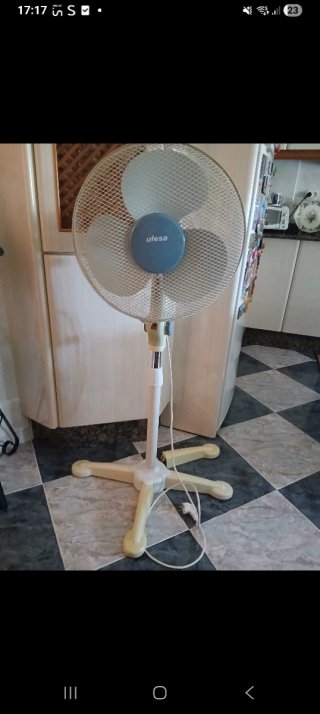 Ventilador Ufesa Beige y Azul