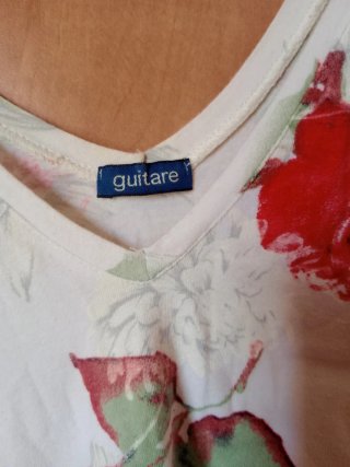 Blusa Guitare floral blanca