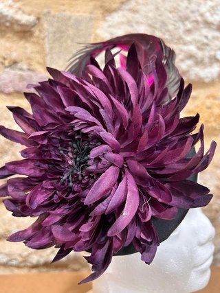 Tocado de boda morado y negro sin estrenar