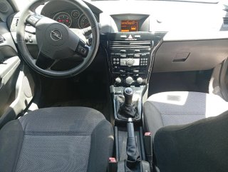Opel Astra 2011