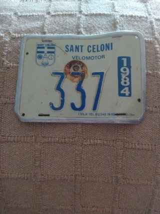 Moped Derbi Blanco con Cesta