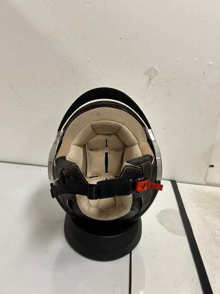Casco Jet Scorpion EXO-100.