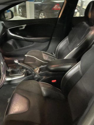 Volvo V40 2014