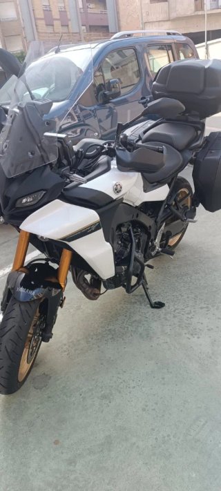 Yamaha Tracer GT Blanca y Dorada