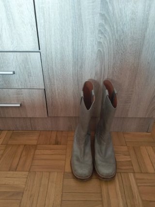Botas