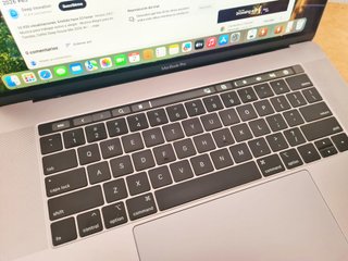 MACBOOK PRO 15'' 2018 i7 16GB 256GB SSD 4GB GPU