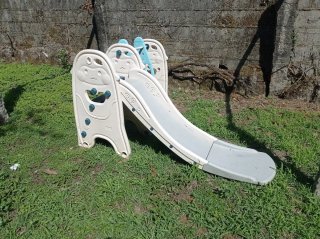 Tobogán y columpio infantil