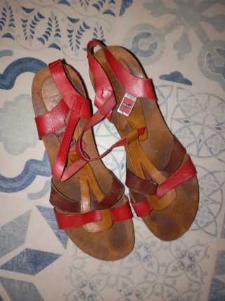 Sandalias piel verano Talla 40