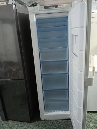 Congelador vertical Balay